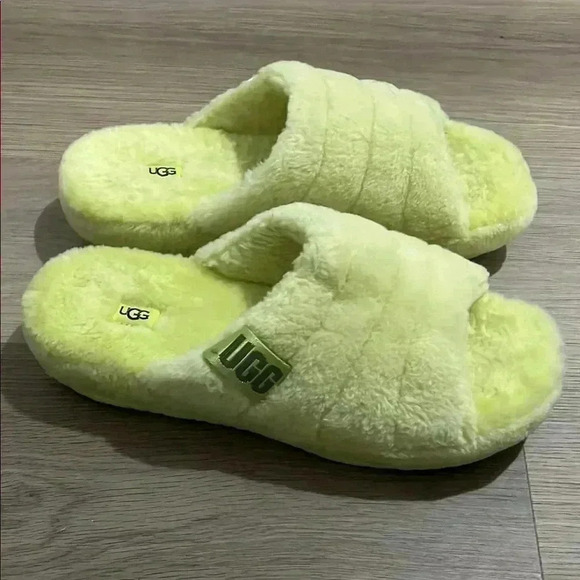 UGG Yellow Fluffy Slippers - Picture 2 of 4